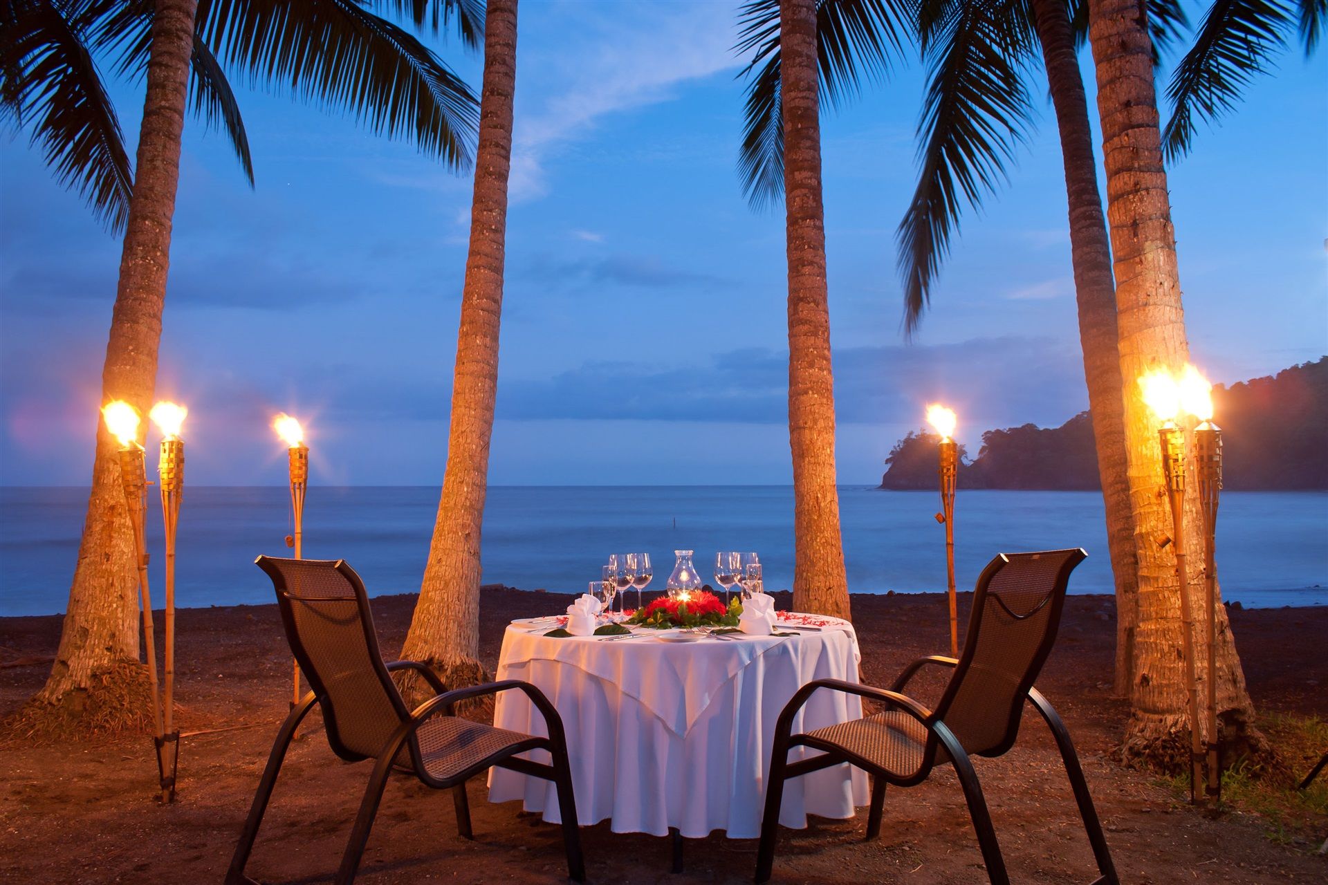 romantic-dinner-at-punta-islita-beach-3